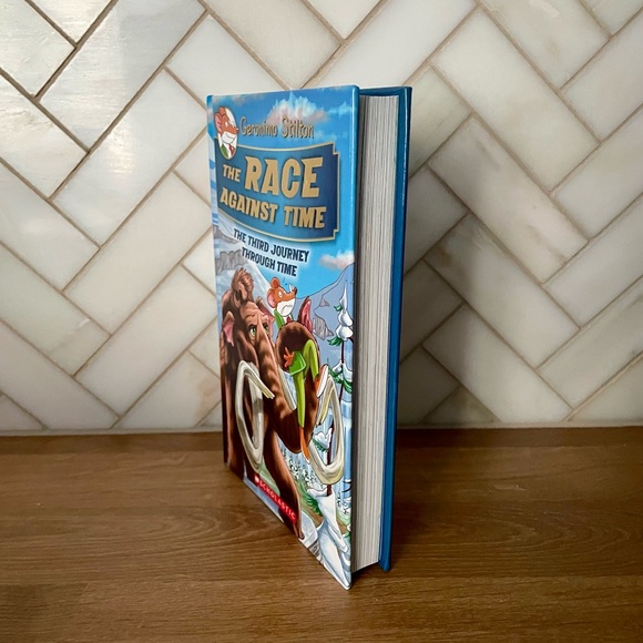 Geronimo Stilton Hardcover - The Race Against Time - Book 3 from Journey in Time - Picture 2 of 7
